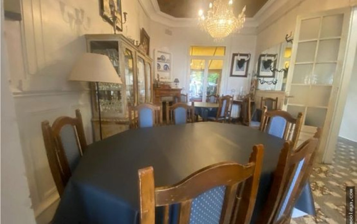 Transfert - Restaurant -
Roses