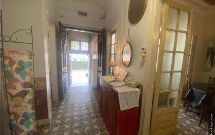 Transfert - Restaurant -
Roses