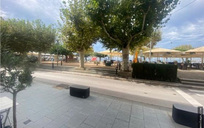 Transfert - Restaurant -
Roses