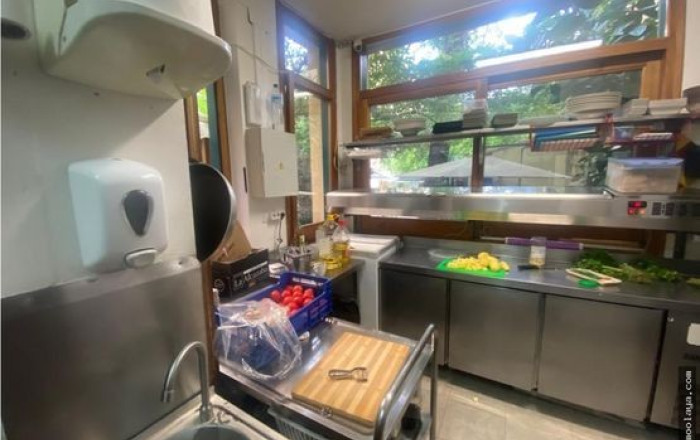 Transfert - Restaurant -
Roses