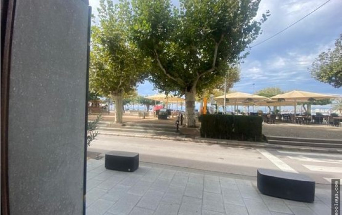 Transfert - Restaurant -
Roses