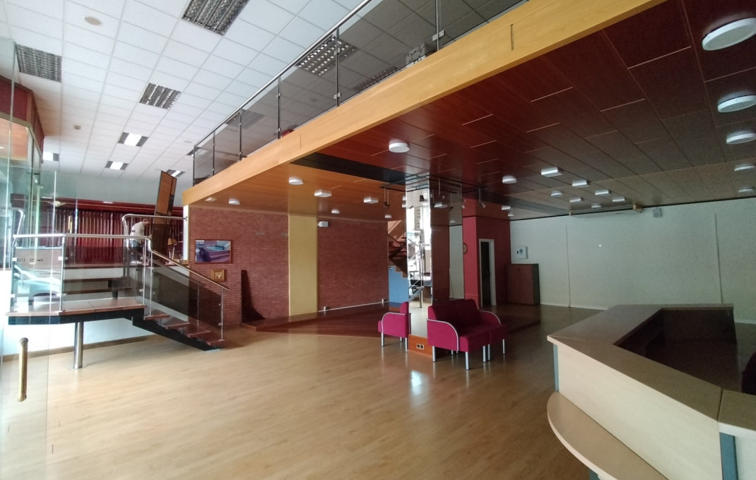 Venta - Local comercial -
Sant Feliu - Mas LLuí