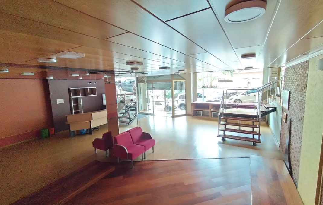 Venta - Local comercial -
Sant Feliu - Mas LLuí