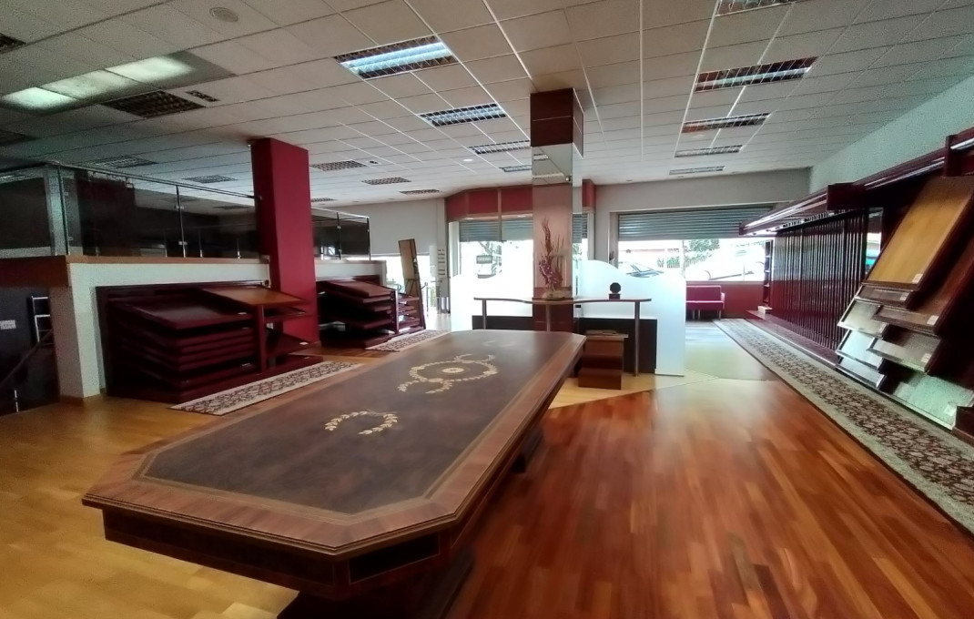 Venta - Local comercial -
Sant Feliu - Mas LLuí