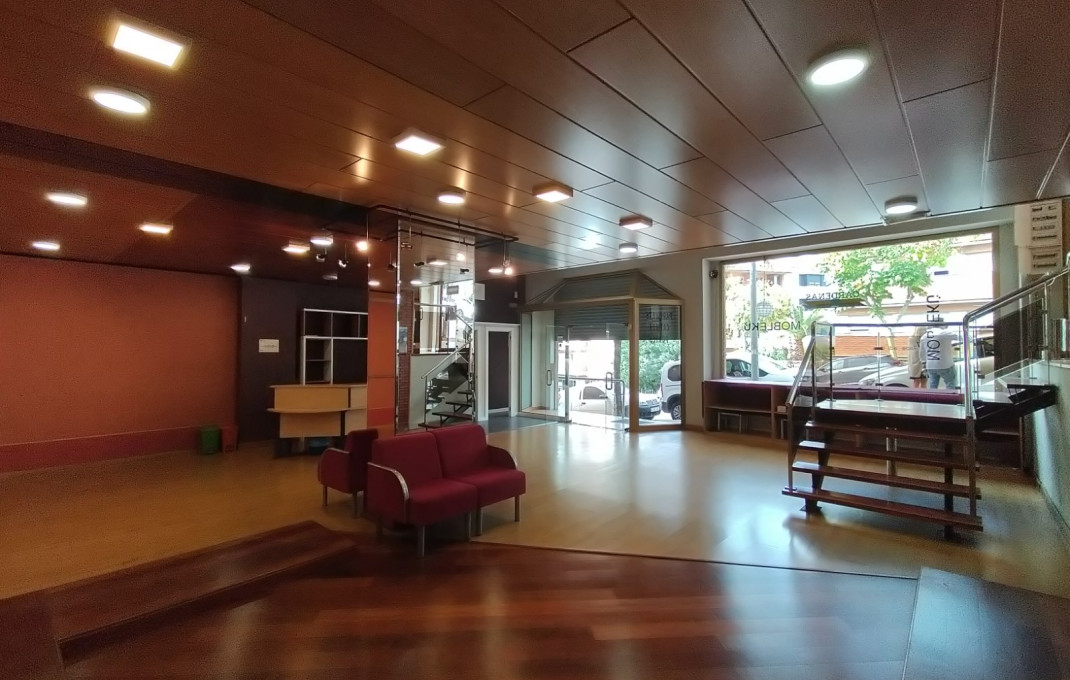 Venta - Local comercial -
Sant Feliu - Mas LLuí