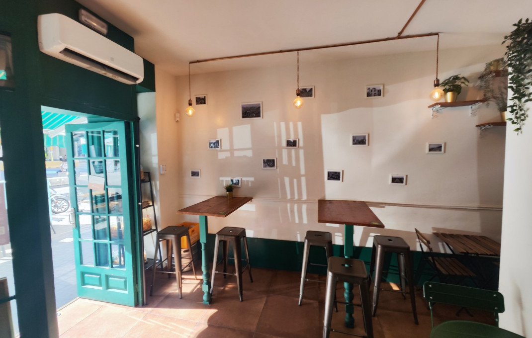 Transfert - Bar Restaurante -
Barcelona - Clot