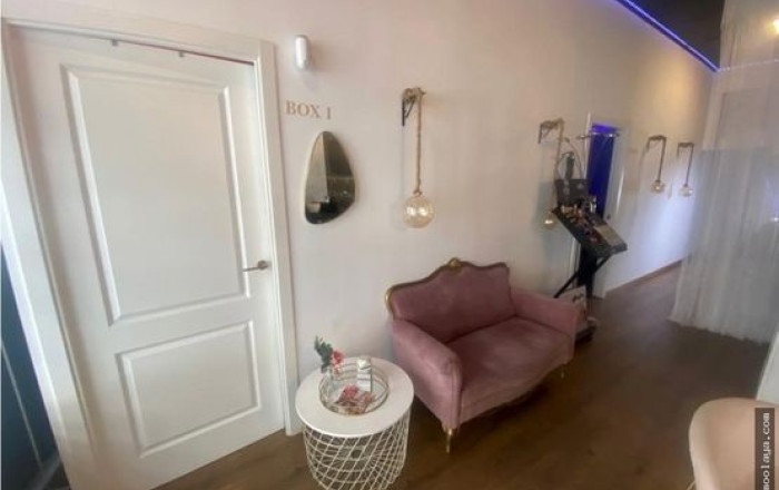 Traspaso - Peluquerias y Estetica -
Blanes