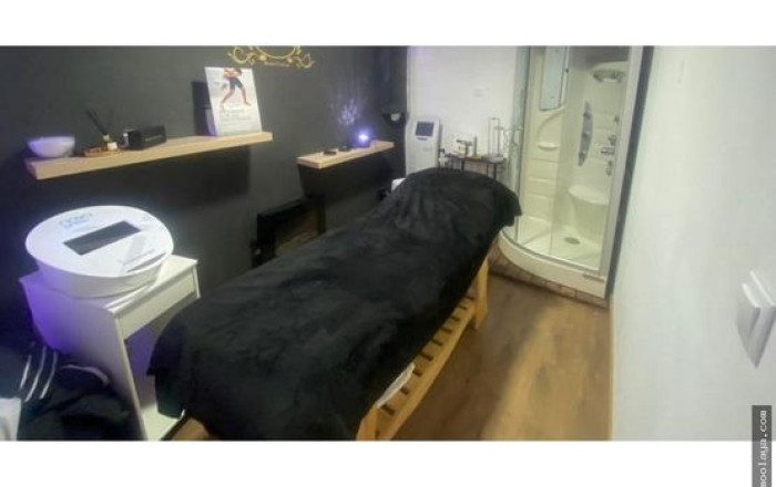 Traspaso - Peluquerias y Estetica -
Blanes