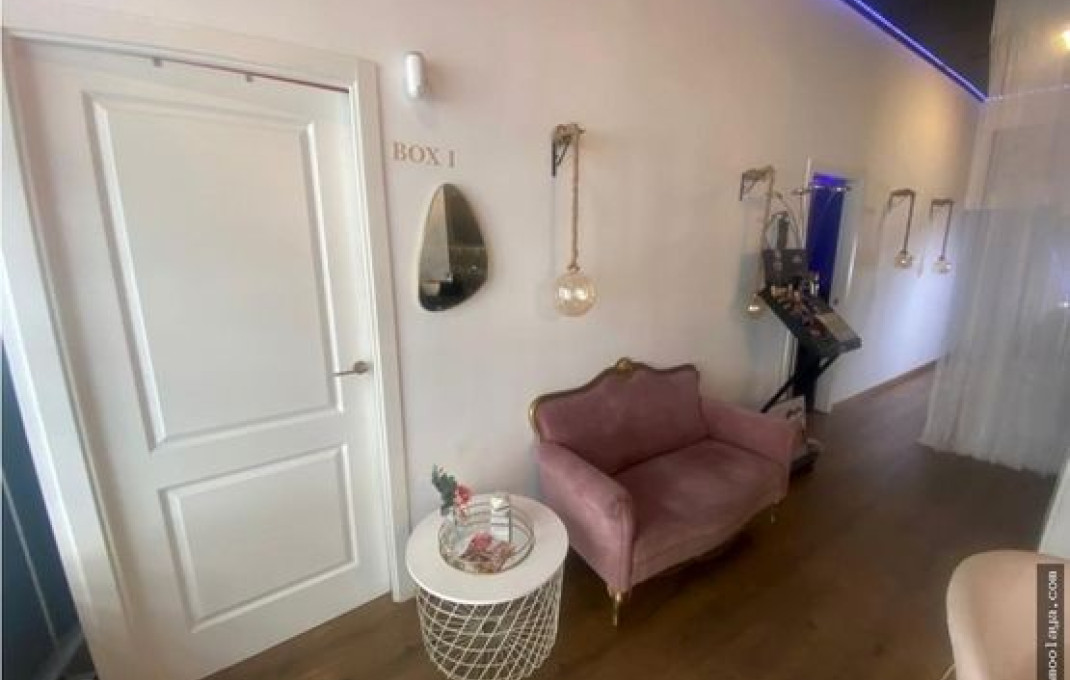 Traspaso - Peluquerias y Estetica -
Blanes