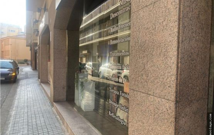 Traspaso - Peluquerias y Estetica -
Blanes