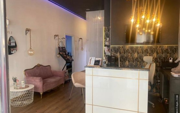 Traspaso - Peluquerias y Estetica -
Blanes