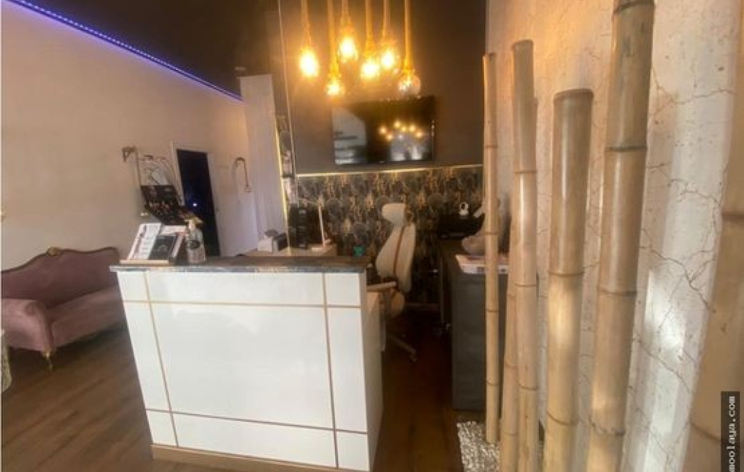 Traspaso - Peluquerias y Estetica -
Blanes