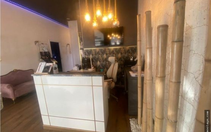 Traspaso - Peluquerias y Estetica -
Blanes