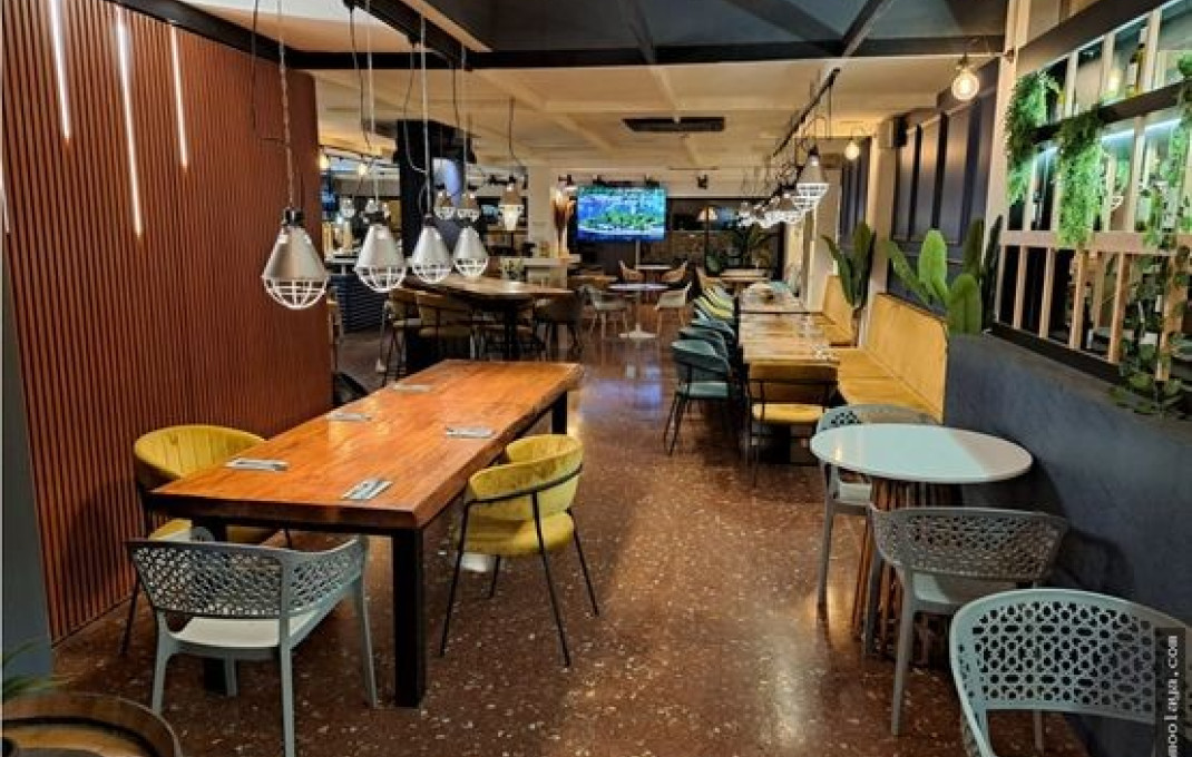 Traspaso - Restaurante -
Barcelona - Eixample - Izquierdo Alto