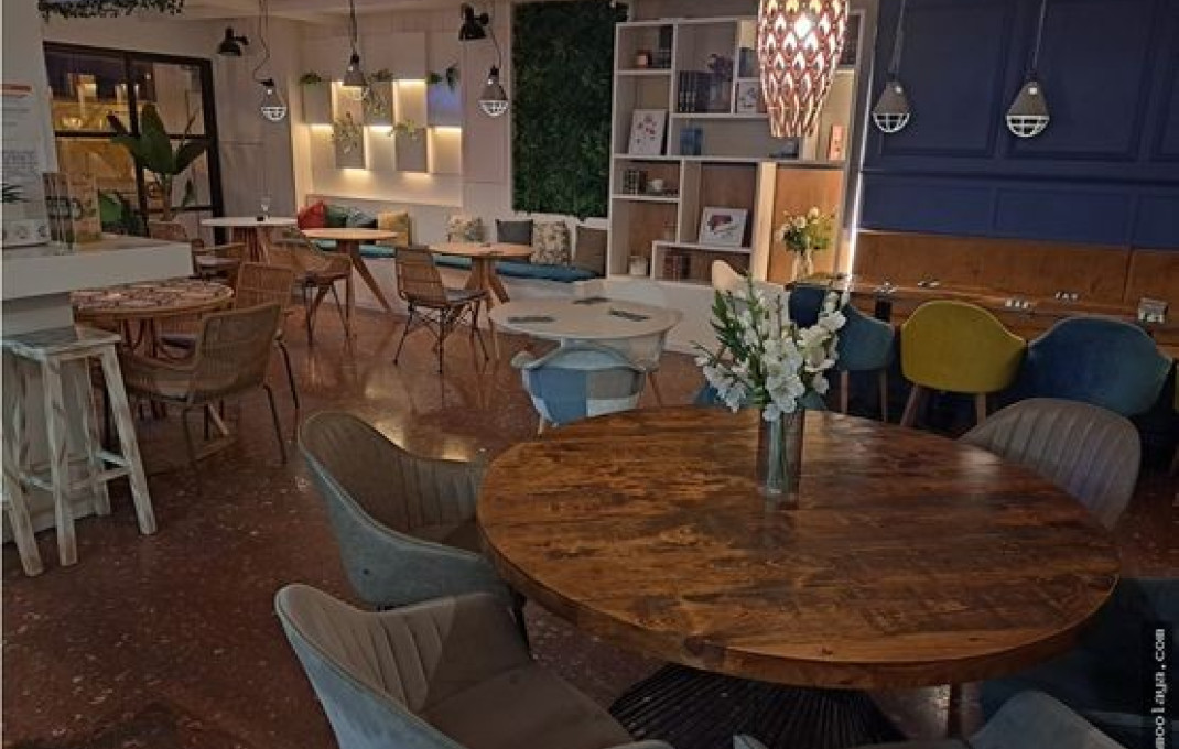 Traspaso - Restaurante -
Barcelona - Eixample - Izquierdo Alto