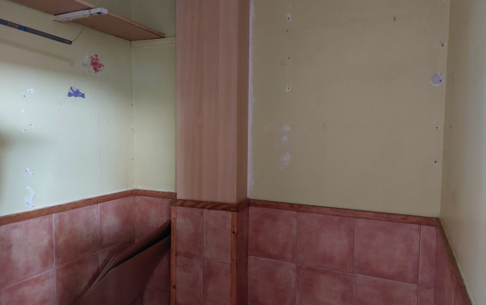 Revente - Local comercial -
Cornella de Llobregat - Gavarra