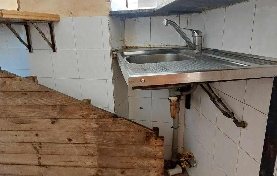 Revente - Local comercial -
Cornella de Llobregat - Gavarra