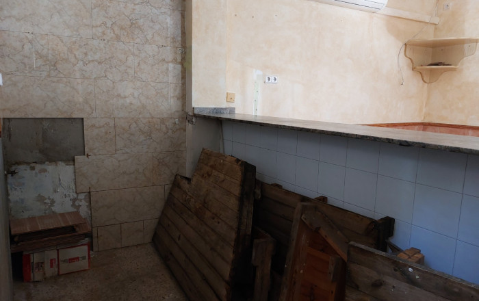 Revente - Local comercial -
Cornella de Llobregat - Gavarra