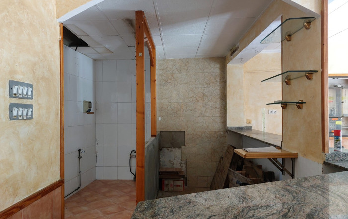 Revente - Local comercial -
Cornella de Llobregat - Gavarra