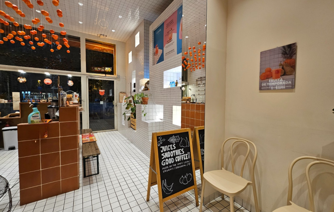 Transfert - Take Away -
Barcelona - Eixample Derecho