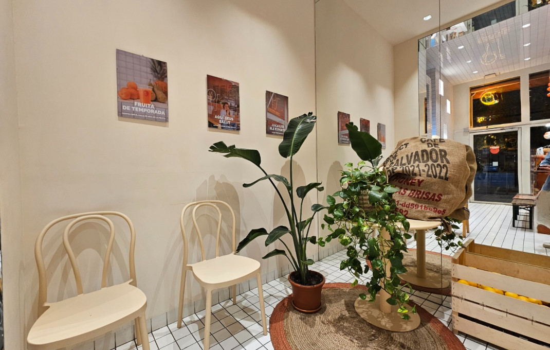 Transfert - Take Away -
Barcelona - Eixample Derecho