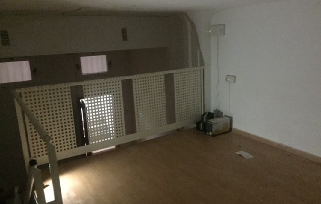 Sale - Garaje - Trasteros -
Terrassa