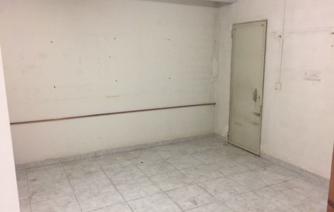 Venta - Local comercial -
Terrassa