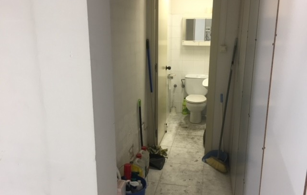 Venta - Local comercial -
Terrassa