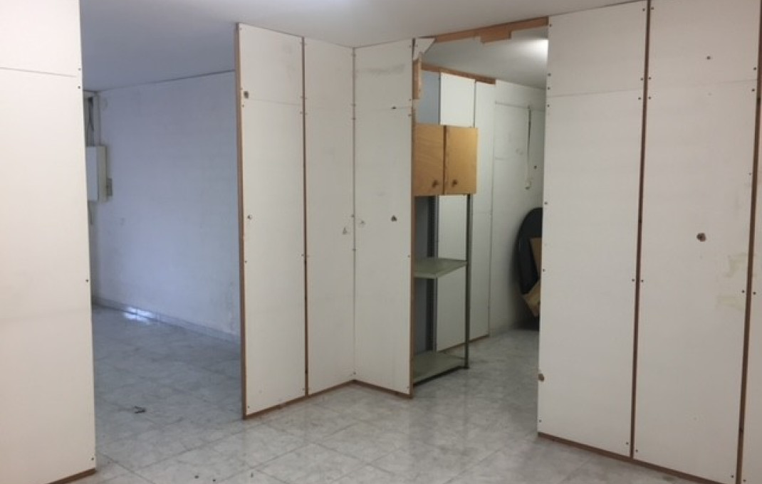 Venta - Local comercial -
Terrassa