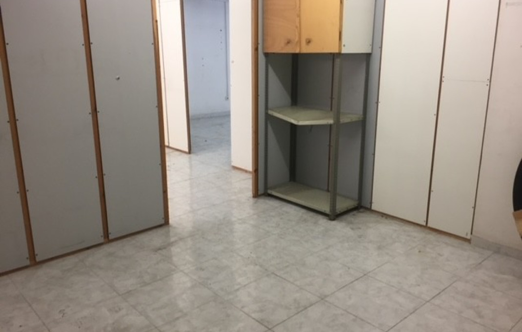 Venta - Local comercial -
Terrassa