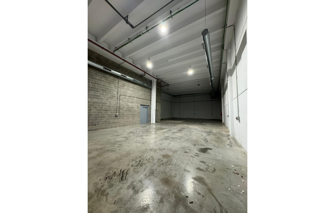 Rental - Naves y solares -
Gavá