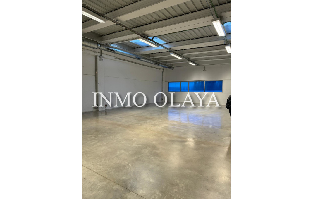 Rental - Naves y solares -
Gavá