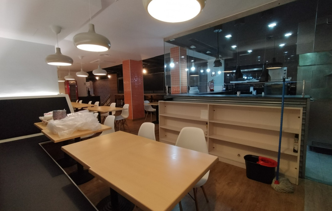 Transfert - Bar Restaurante -
Barcelona - Eixample Izquierdo