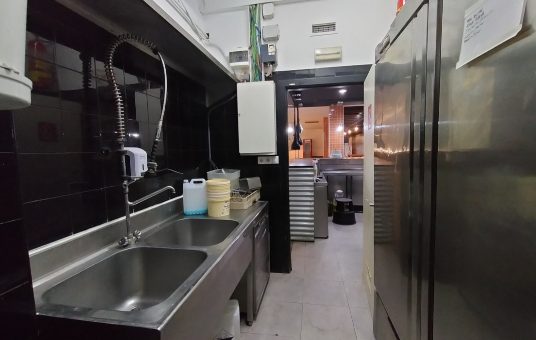 Transfert - Bar Restaurante -
Barcelona - Eixample Izquierdo