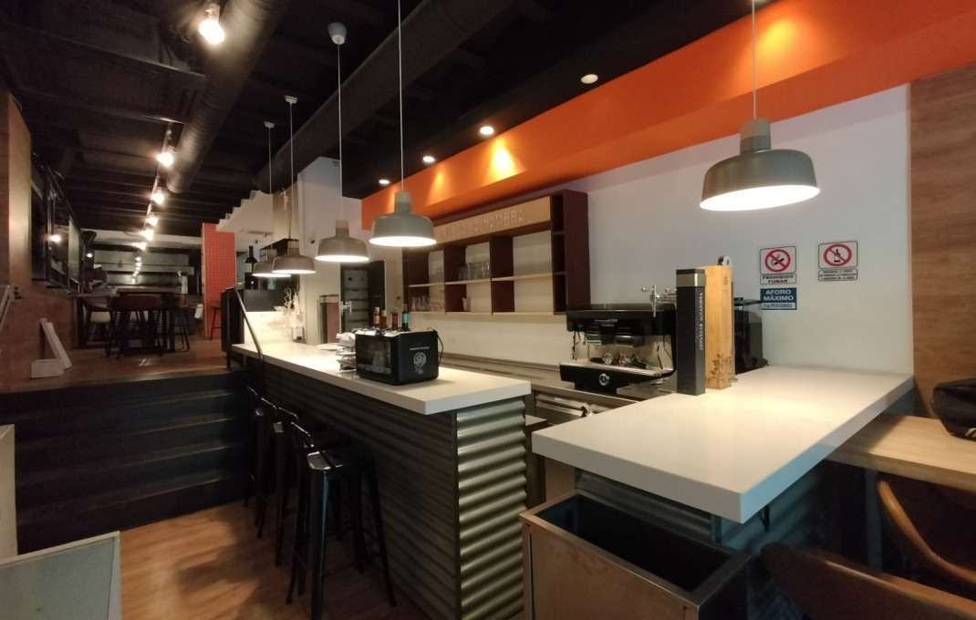 Transfert - Bar Restaurante -
Barcelona - Eixample Izquierdo