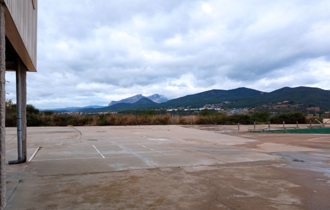 Revente - Naves y solares -
Terrassa