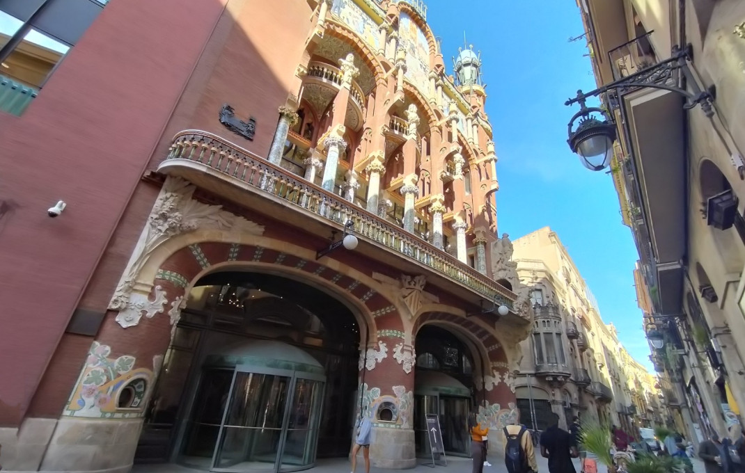 Traspaso - Peluquerias y Estetica -
Barcelona - Borne-centro