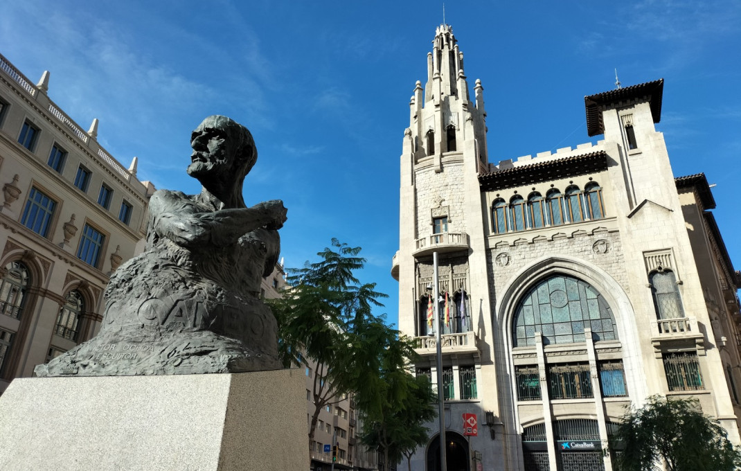 Traspaso - Peluquerias y Estetica -
Barcelona - Borne-centro