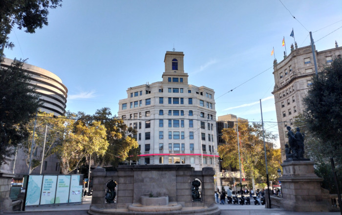 Traspaso - Peluquerias y Estetica -
Barcelona - Borne-centro