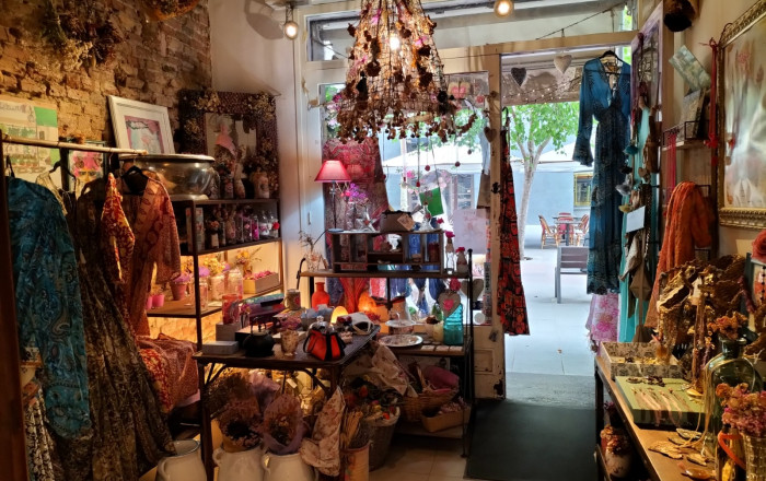 Traspaso - Tiendas -
Barcelona - Eixample Izquierdo