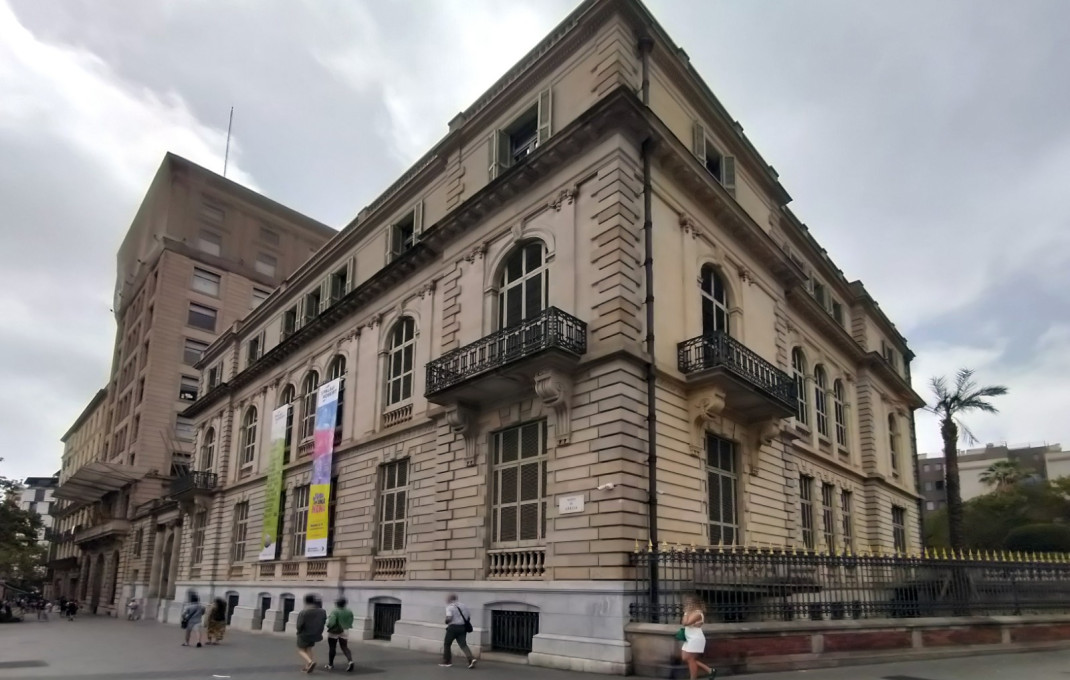 Traspaso - Tiendas -
Barcelona - Eixample Izquierdo