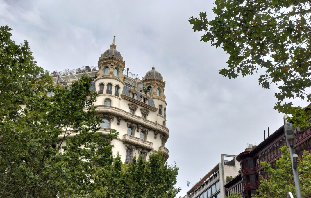 Traspaso - Tiendas -
Barcelona - Eixample Izquierdo