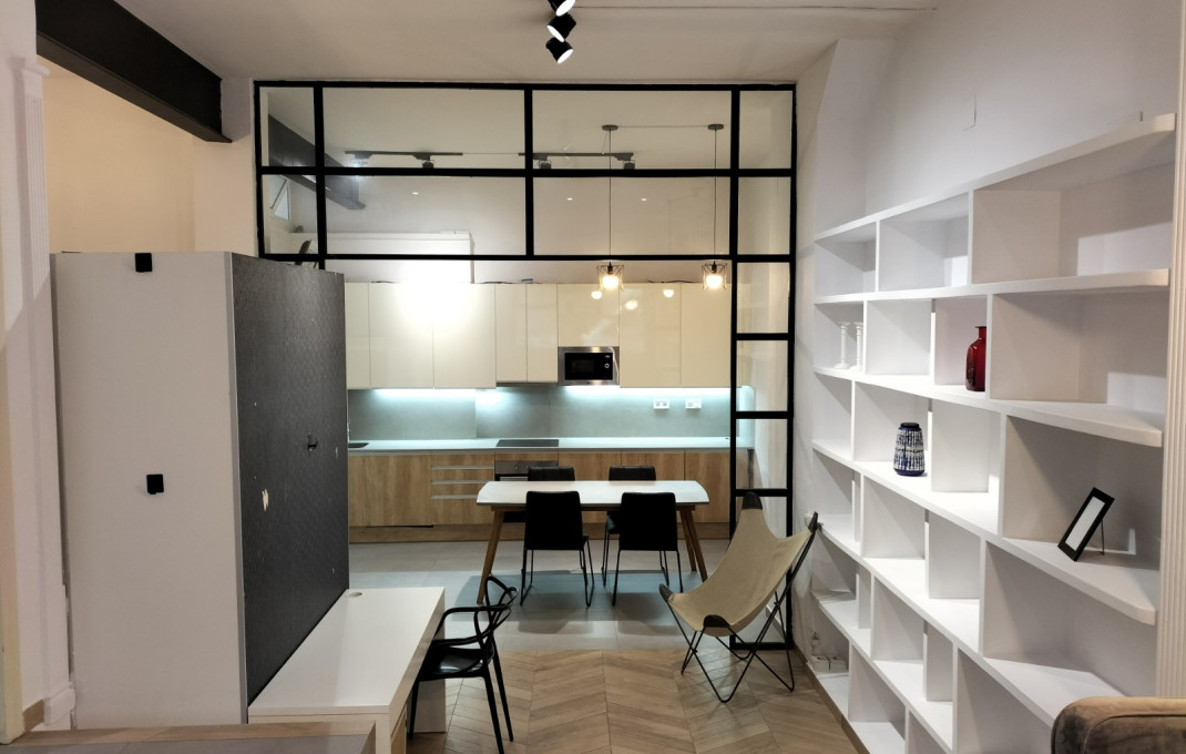 Revente - Local comercial -
Barcelona - Gràcia