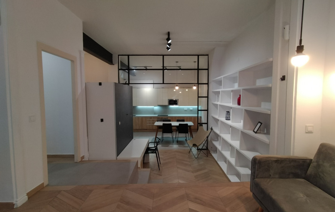 Revente - Local comercial -
Barcelona - Gràcia