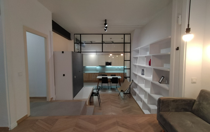 Revente - Local comercial -
Barcelona - Gràcia