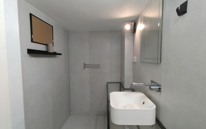 Revente - Local comercial -
Barcelona - Gràcia