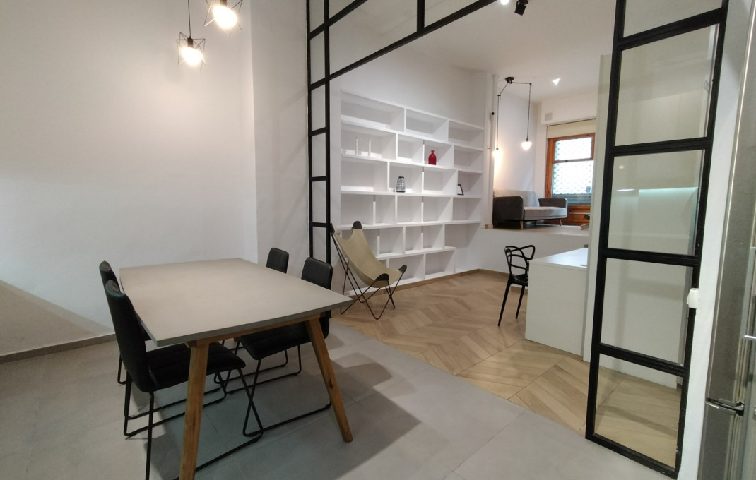 Revente - Local comercial -
Barcelona - Gràcia