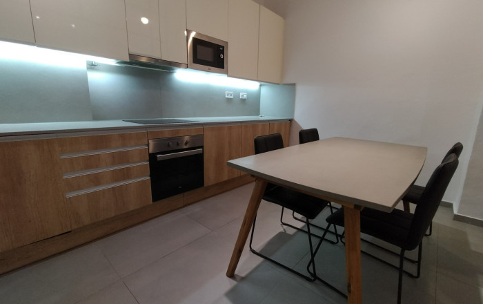 Revente - Local comercial -
Barcelona - Gràcia