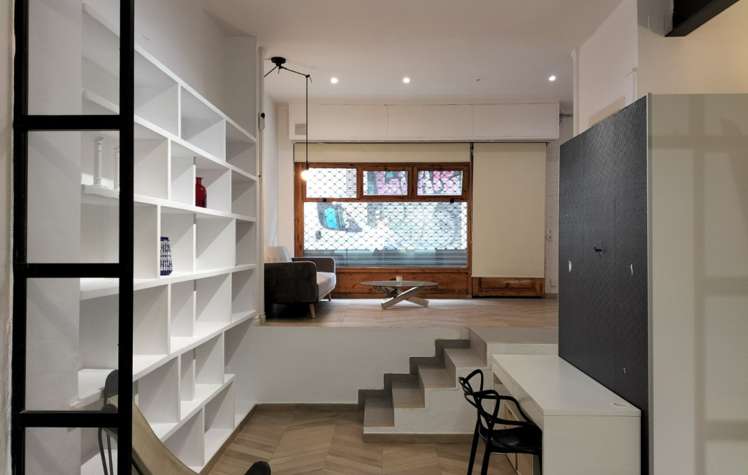 Revente - Local comercial -
Barcelona - Gràcia