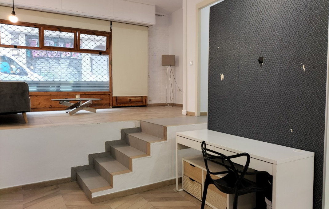 Revente - Local comercial -
Barcelona - Gràcia